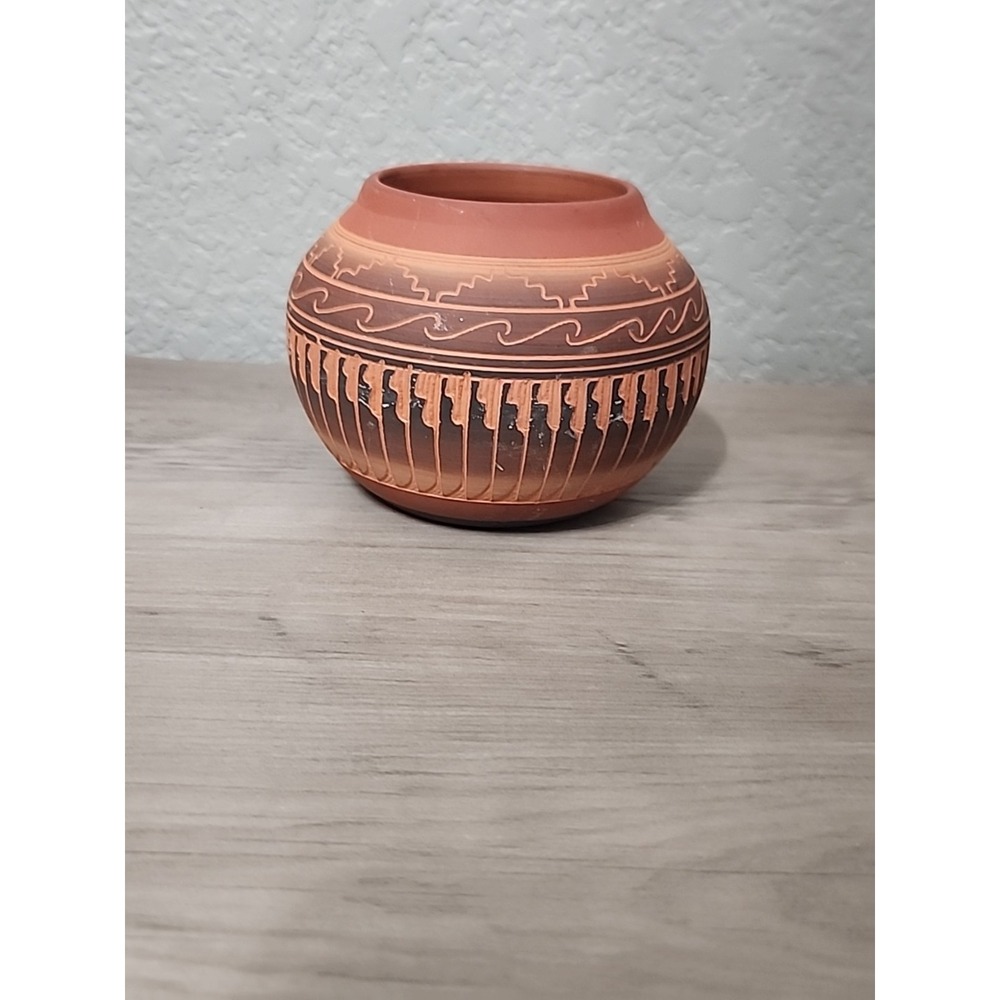 Vtg. Navajo Native Red Clay Pottery Pot Bowl Etched  Signed Dena J.‎ 3.5" x  3"